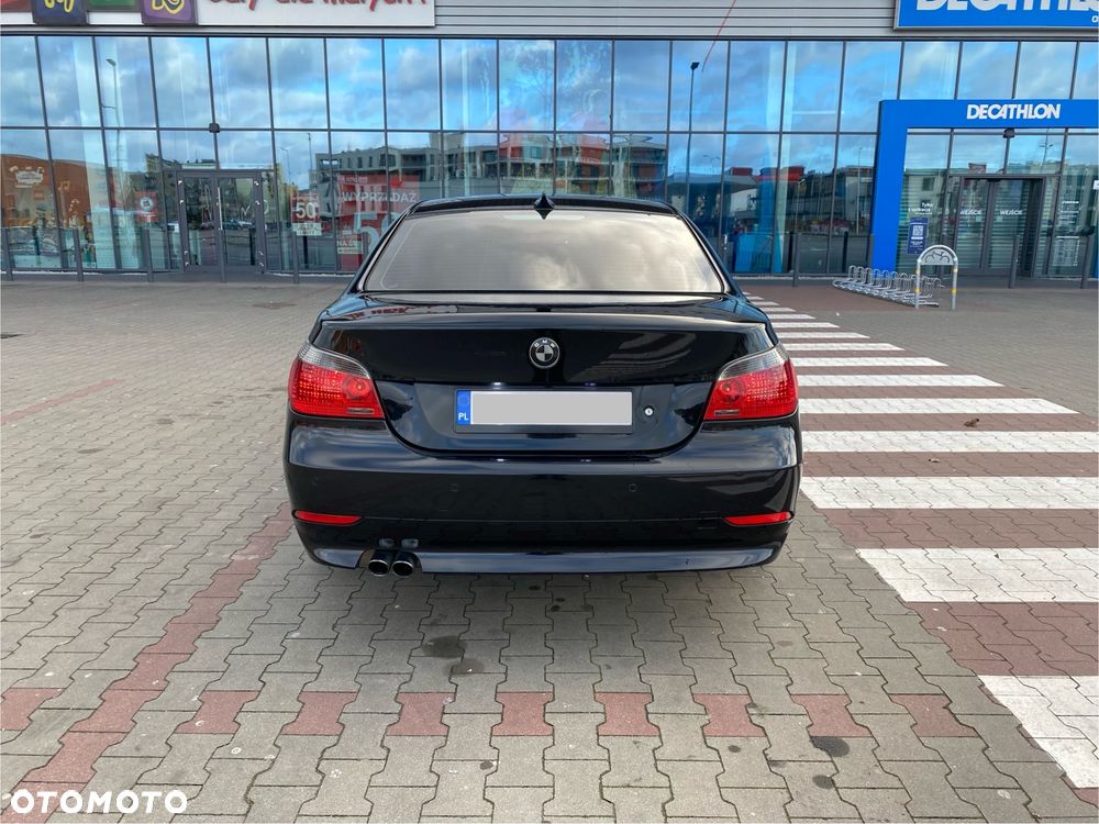 BMW Seria 5 525d - 8