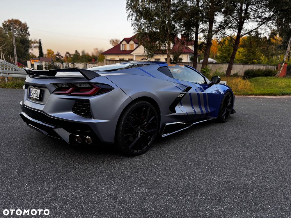 Chevrolet Corvette - 12