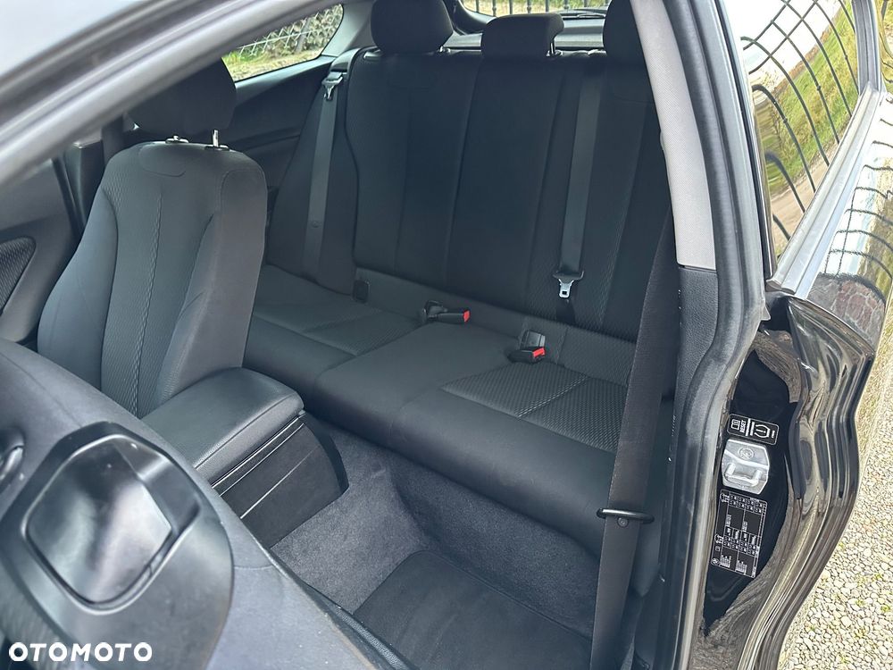 BMW Seria 1 116i - 23