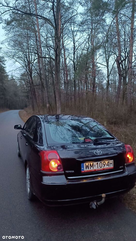 Toyota Avensis - 2