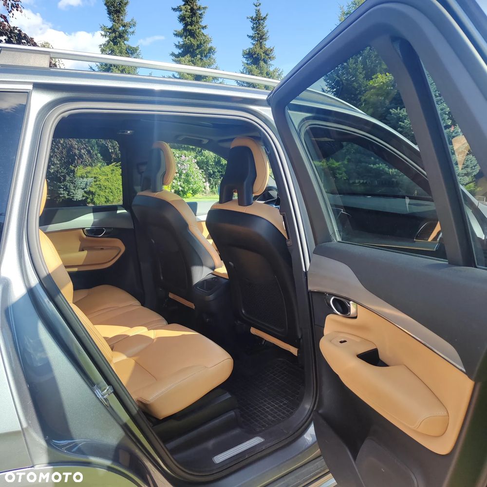 Volvo XC 90 D5 AWD Momentum - 11