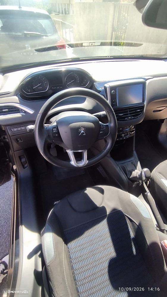 Peugeot 208 1.2 PureTech Allure - 9