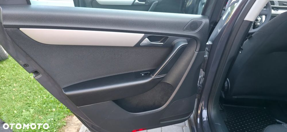 Volkswagen Passat - 10