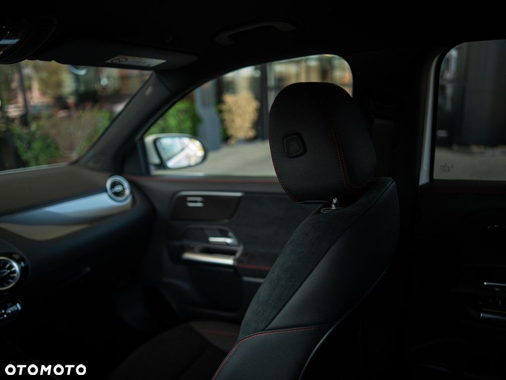 Mercedes-Benz GLA - 17