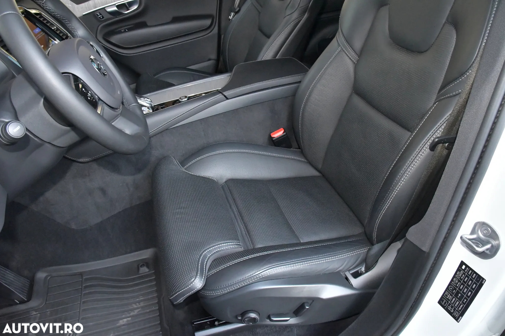 Volvo XC 90 B5 MHEV AWD 5 locuri R-Design - 29
