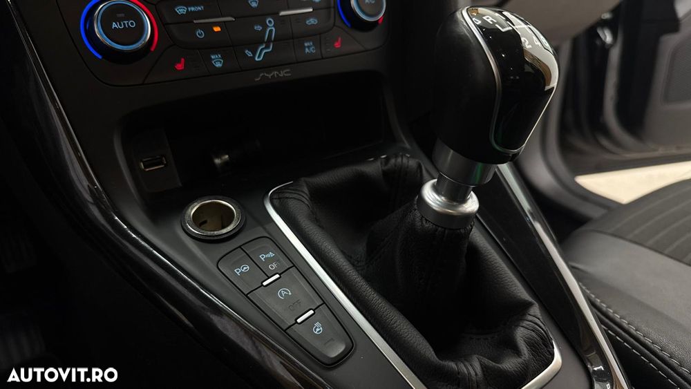 Ford Focus 1.0 EcoBoost Titanium - 23