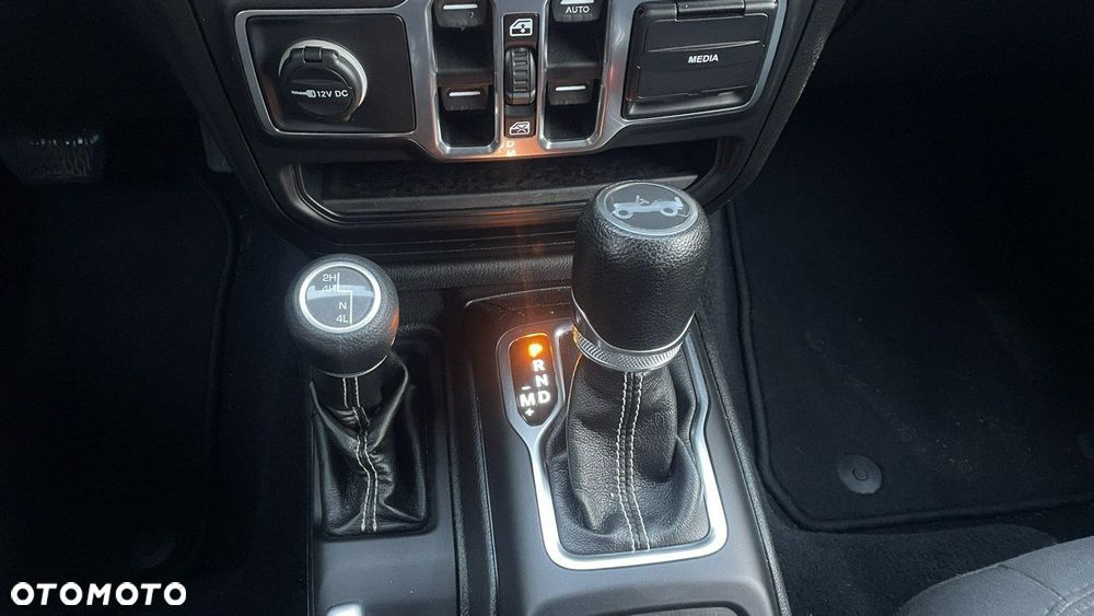 Jeep Wrangler Unlimited 3.6 Automatik Sahara - 15