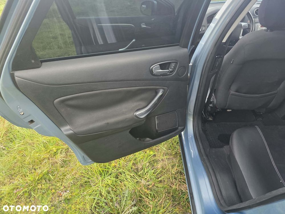 Ford Mondeo 2.0 TDCi Titanium - 12