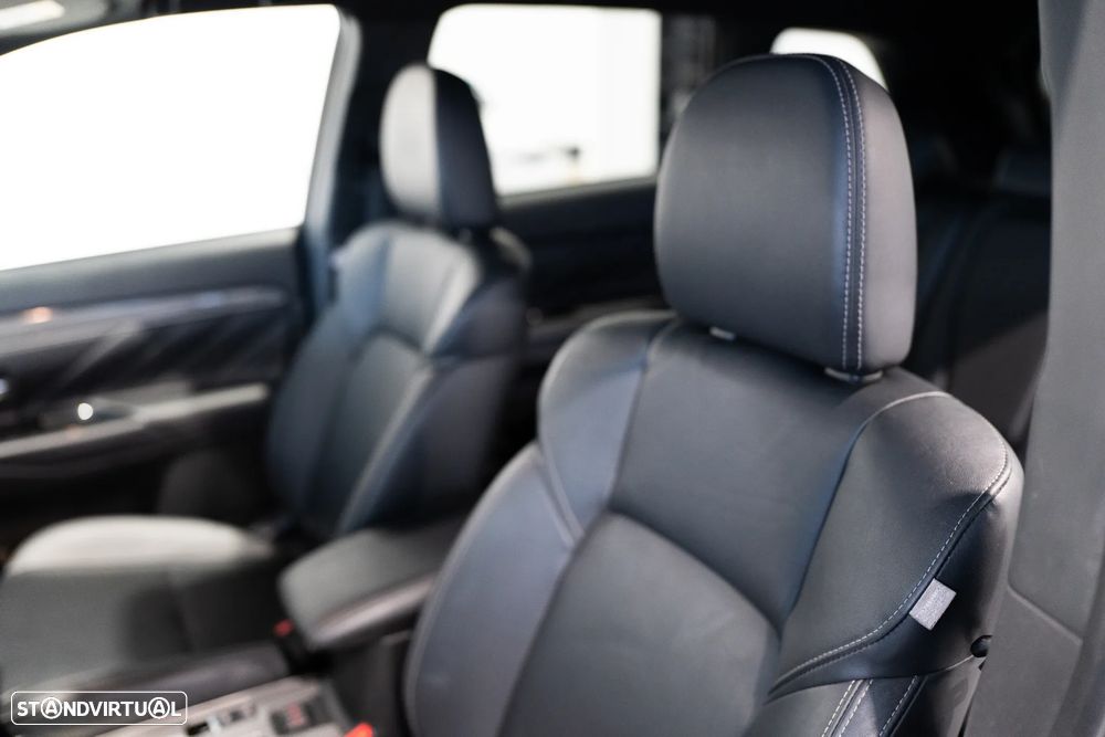 Mitsubishi Outlander 2.4 Instyle - 34
