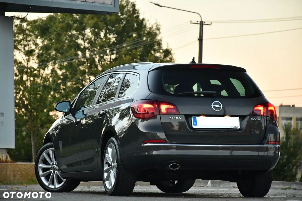 Opel Astra IV 1.4 T Cosmo - 13