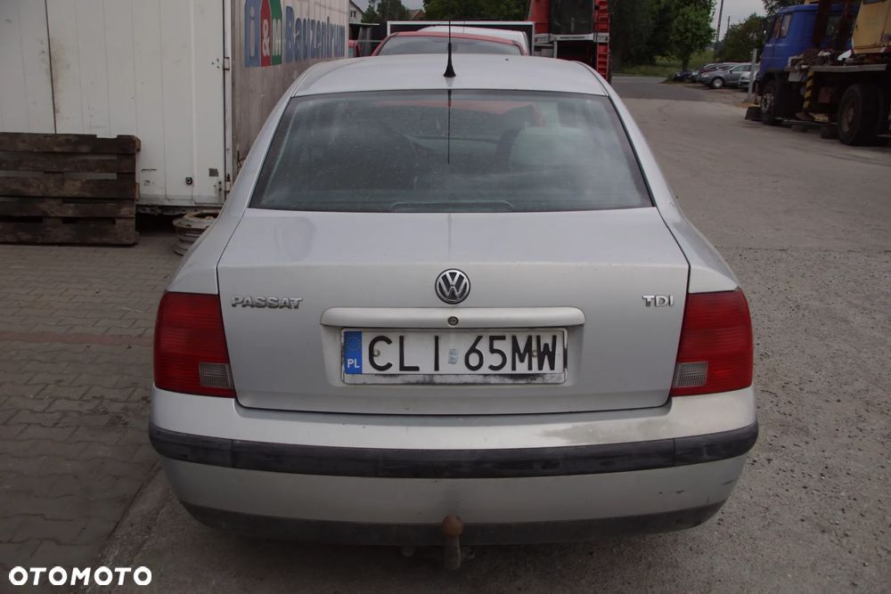 Auto na części - Volkswagen Passat B5 1.9 TDI 115 KM AJM DUK LB7Z 2000R Silnik Skrzynia Drzwi Maska Błotnik Klapa Zderzak Lampa Lusterko Klamka Szyba Deska Kokpit Sterownik Moduł Czujnik Licznik Panel Kierownica - 6