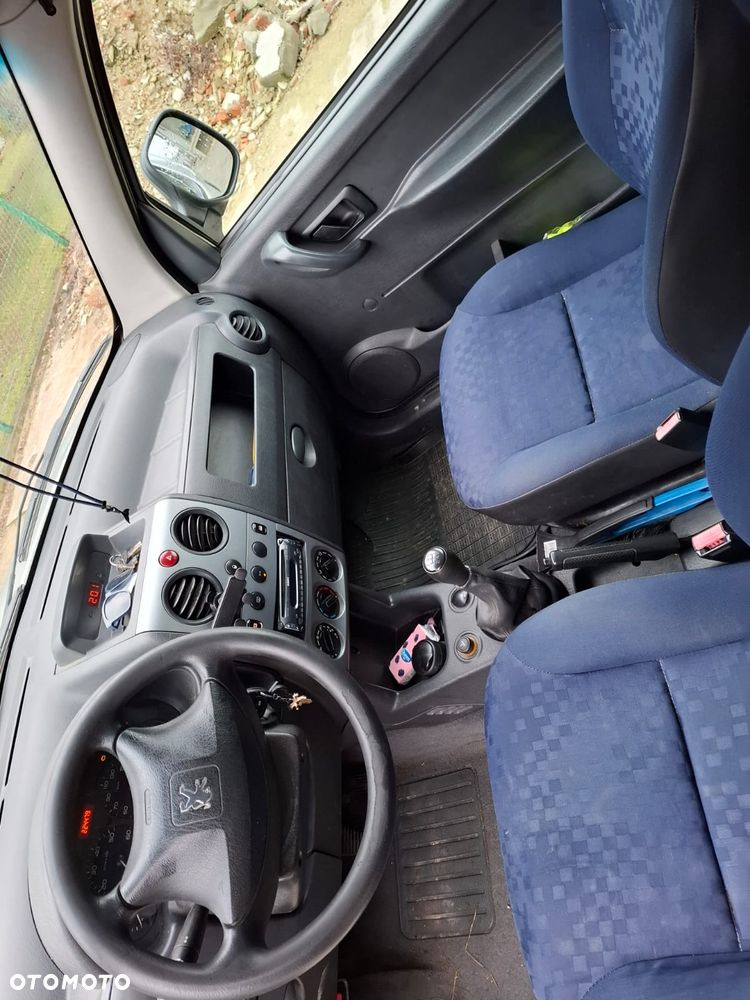 Peugeot Partner 1.6 HDi Presence - 11