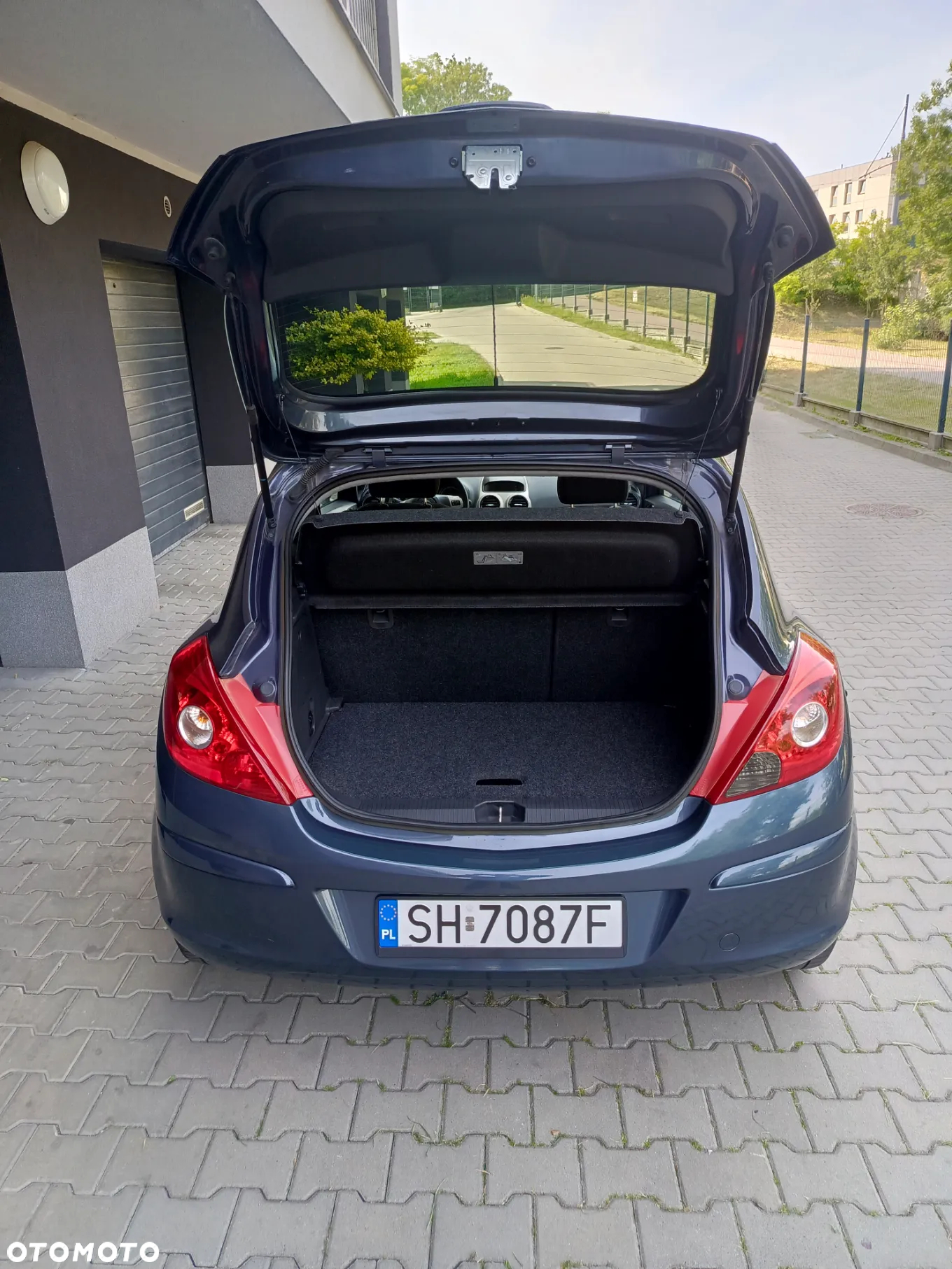 Opel Corsa 1.4 16V Cosmo - 9