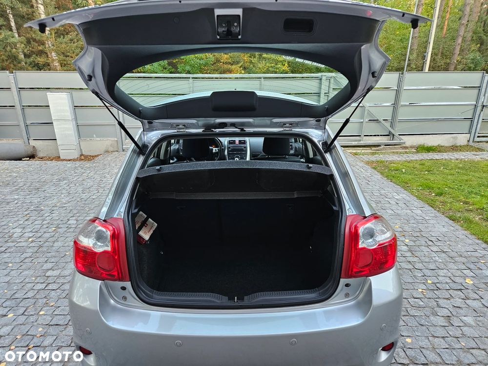 Toyota Auris 1.6 Premium - 29