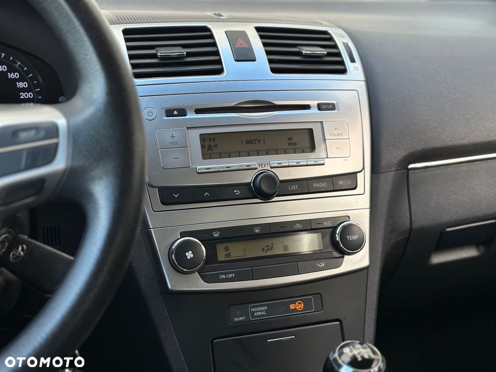 Toyota Avensis 1.6 Active - 24