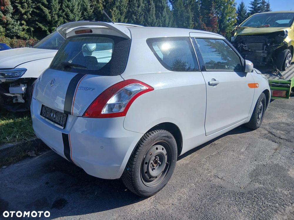 Suzuki Swift - 1