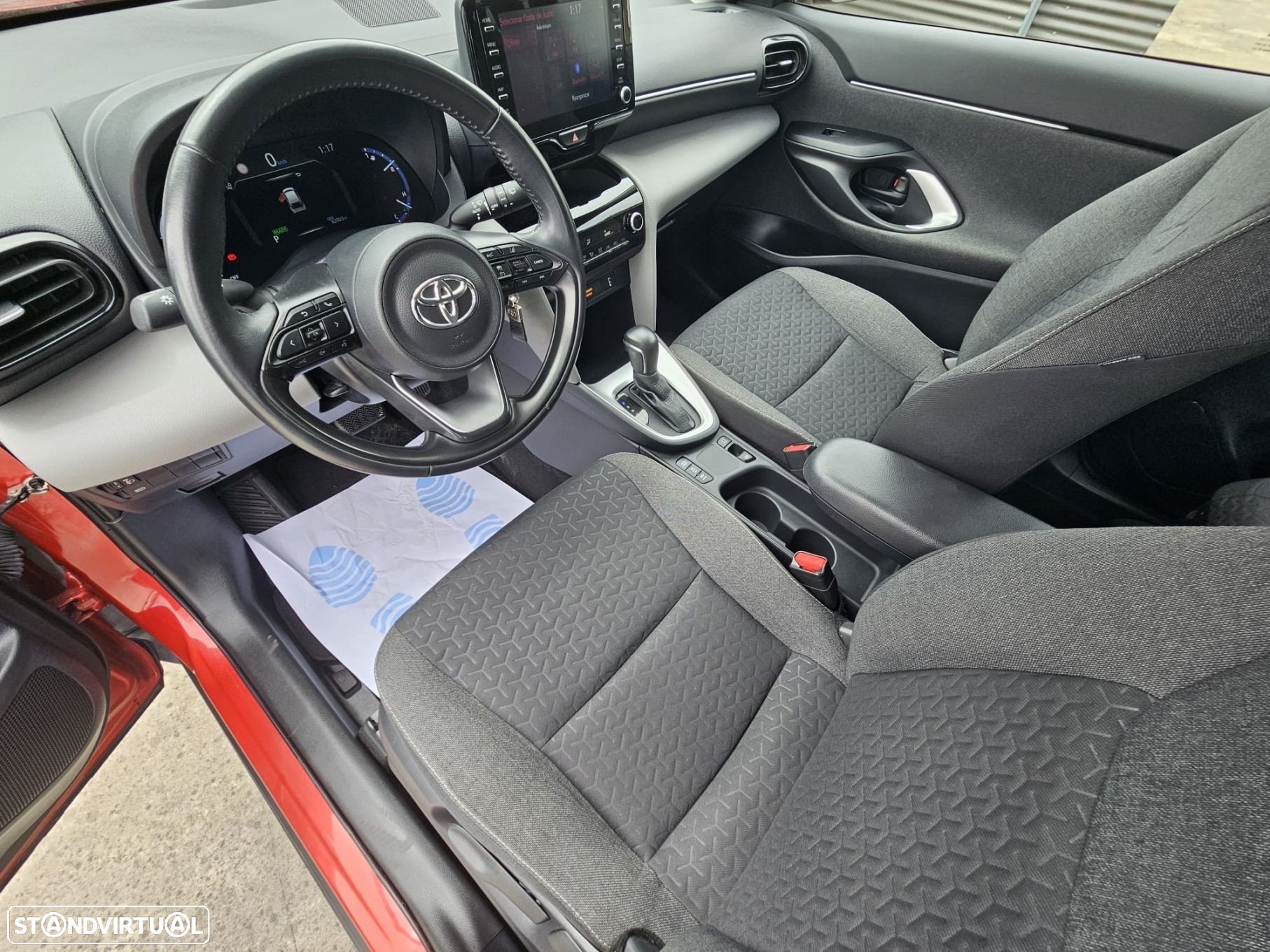 Toyota Yaris Cross 1.5 HDF Comfort Plus - 18