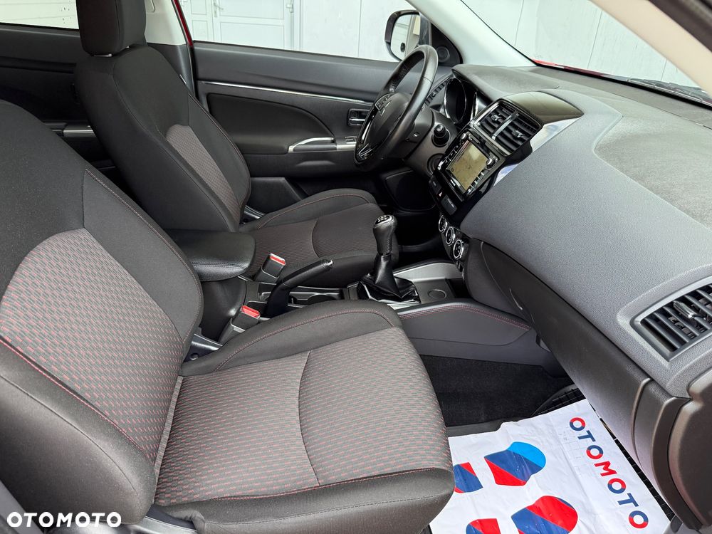 Mitsubishi ASX - 10