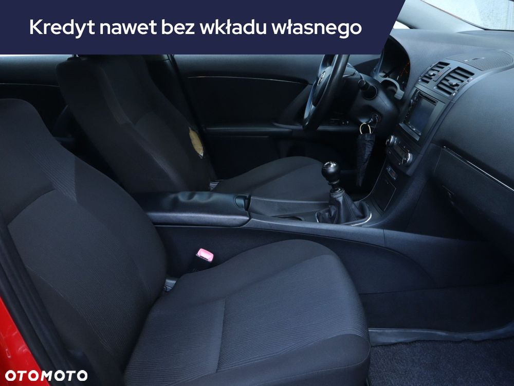 Toyota Avensis - 11