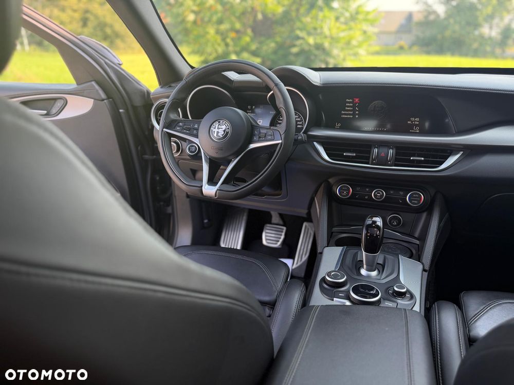 Alfa Romeo Stelvio 2.0 Turbo 16V AT8-Q4 B-Tech - 11
