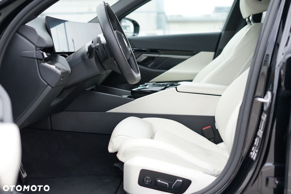 BMW Seria 5 520d xDrive mHEV - 15