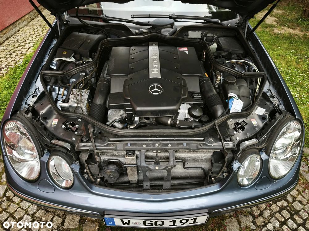 Mercedes-Benz Klasa E - 32