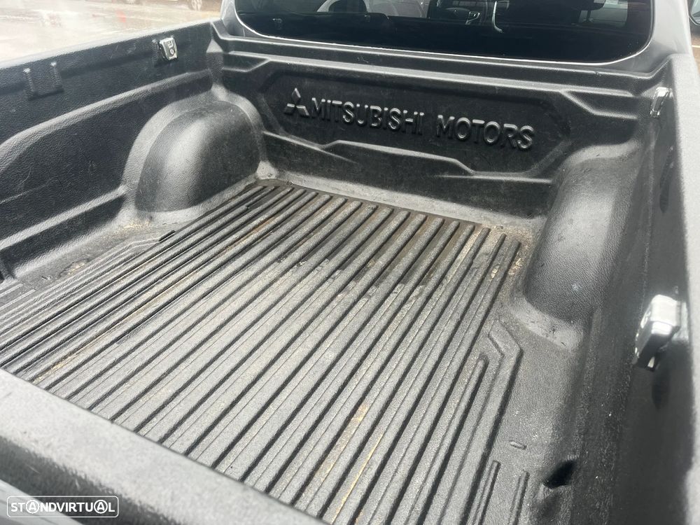 Mitsubishi L200 2.4 DI-D CD Instyle Strakar 4WD - 14