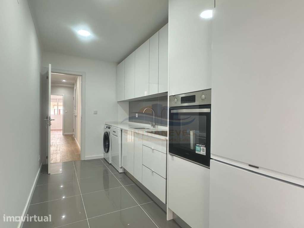 T1 Totalmente Remodelado na Damaia de Baixo | Excelente Localização... - Grande imagem: 5/6