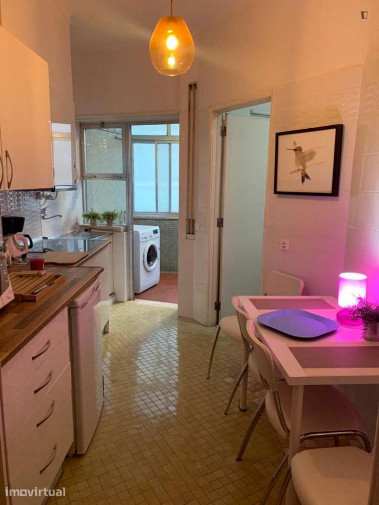 Quarto - localizado em São Sebastião Lisbon - Grande imagem: 5/11