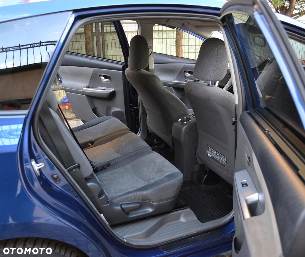 Toyota Prius+ (Hybrid) - 8