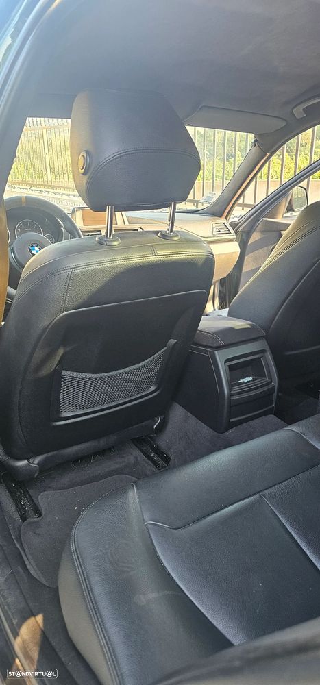 BMW 320 d Line Luxury - 14