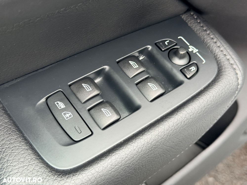 Volvo XC 60 T4 Geartronic RDesign - 11