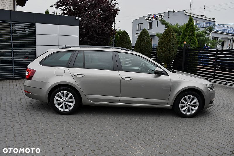 Skoda Octavia 1.6 TDI DSG Style - 29