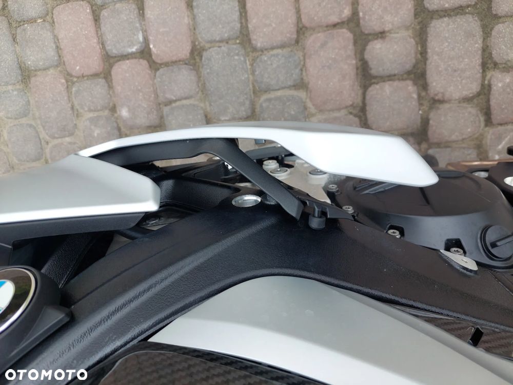 BMW S - 32