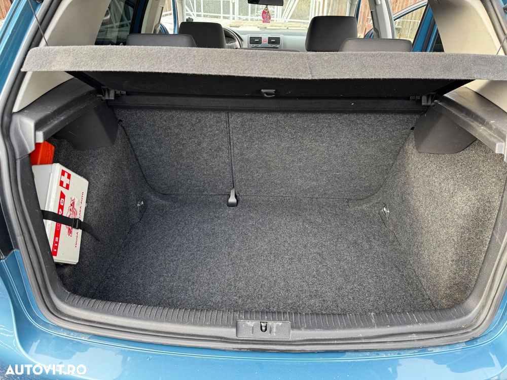 Volkswagen Golf 1.6 FSI Comfortline - 12