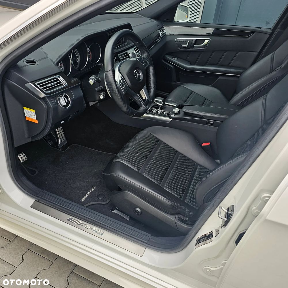 Mercedes-Benz Klasa E 63 AMG 4Matic AMG Speedshift MCT - 32