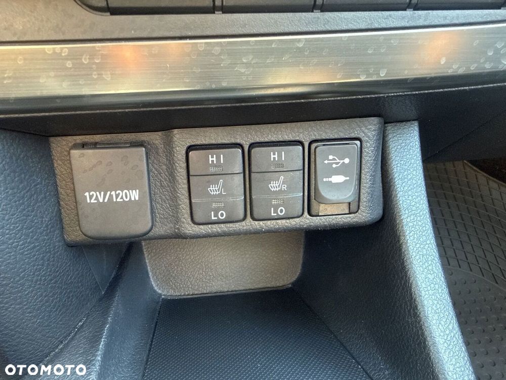 Toyota Auris 1.6 Premium Comfort - 23