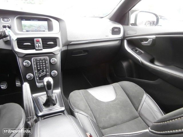 Volvo V40 2.0 D2 R-Design - 15