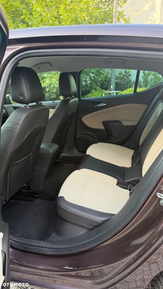 Opel Astra 1.4 T GPF Elite - 10
