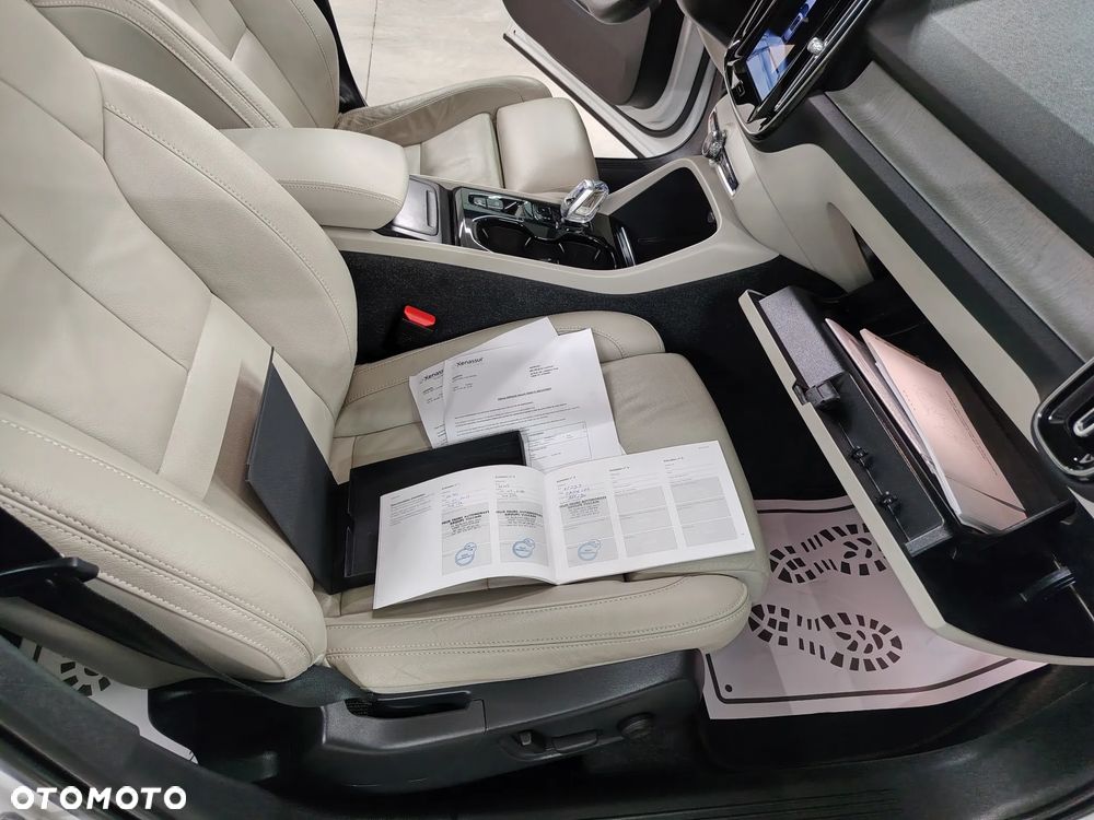 Volvo XC 40 B3 Ultimate Dark - 38