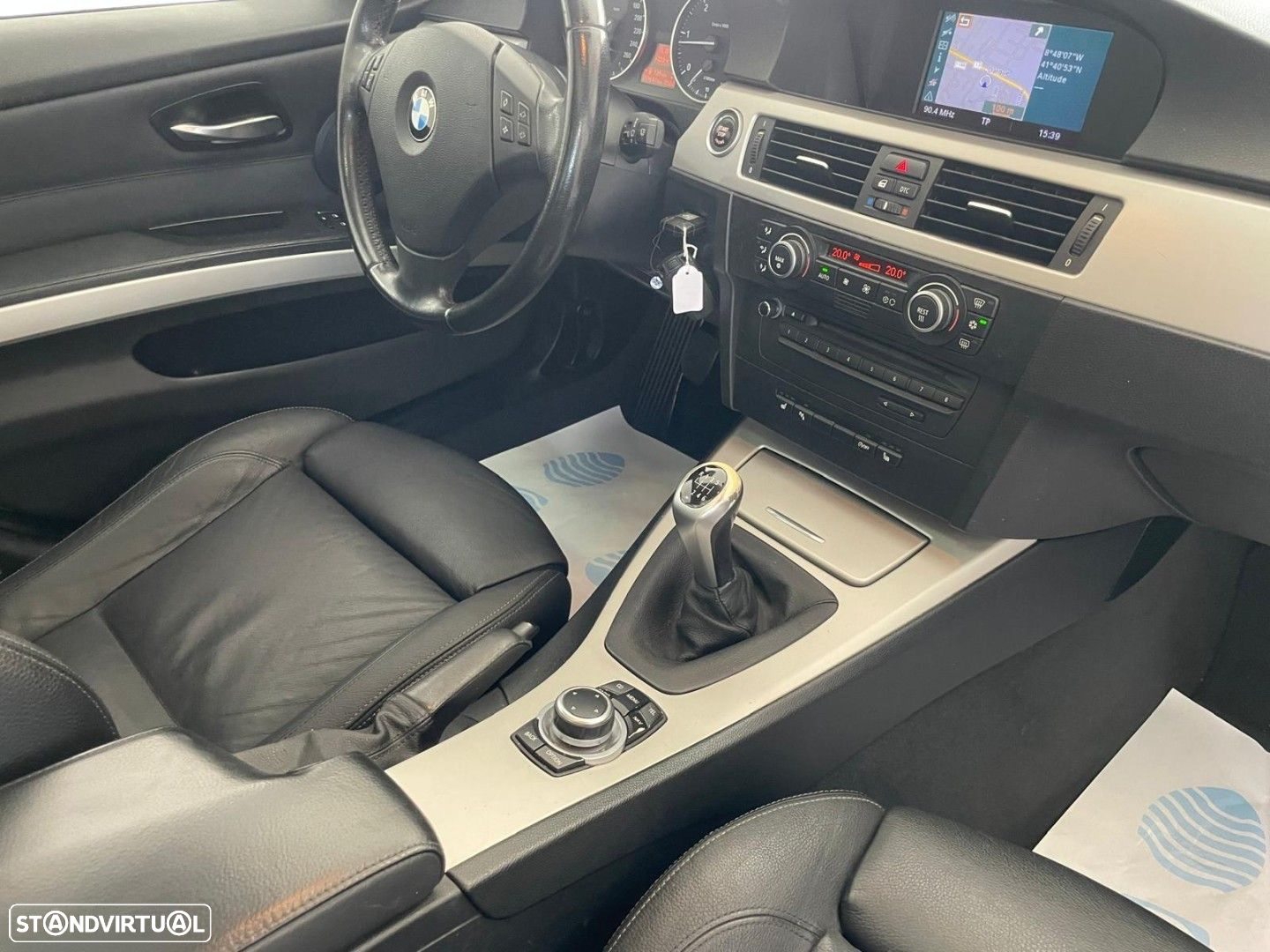 BMW 320 d EfficientDynamics Navigation - 32