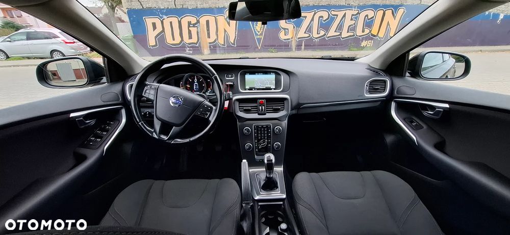 Volvo V40 D4 Drive-E R-Design Momentum - 10