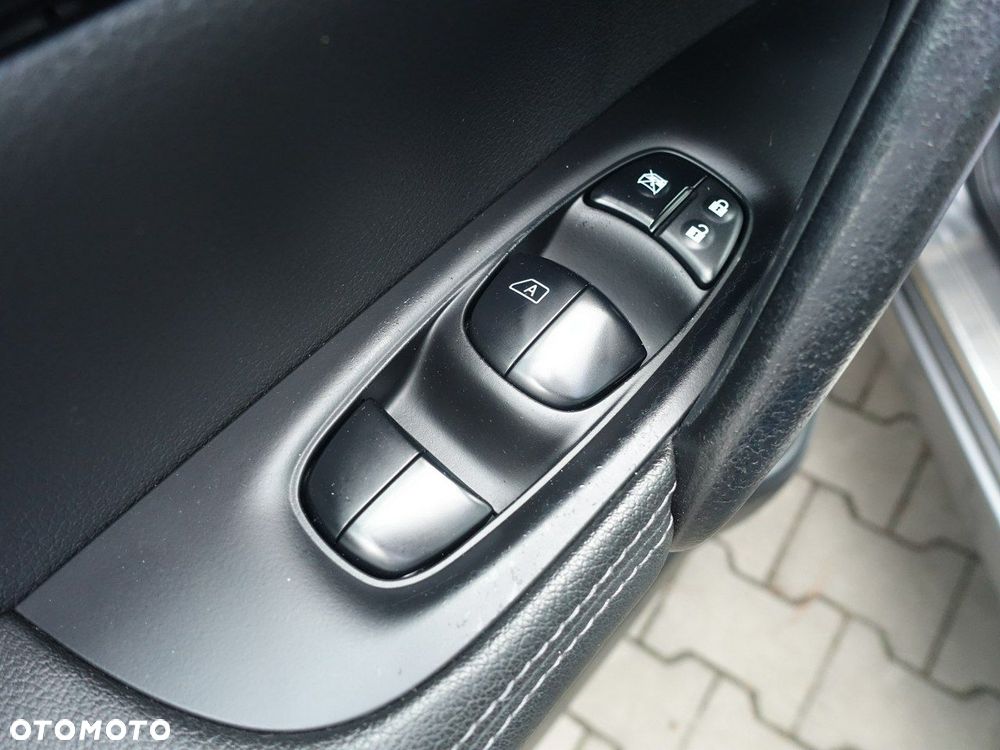 Nissan Qashqai 1.5 dCi N-Connecta EU6 - 21