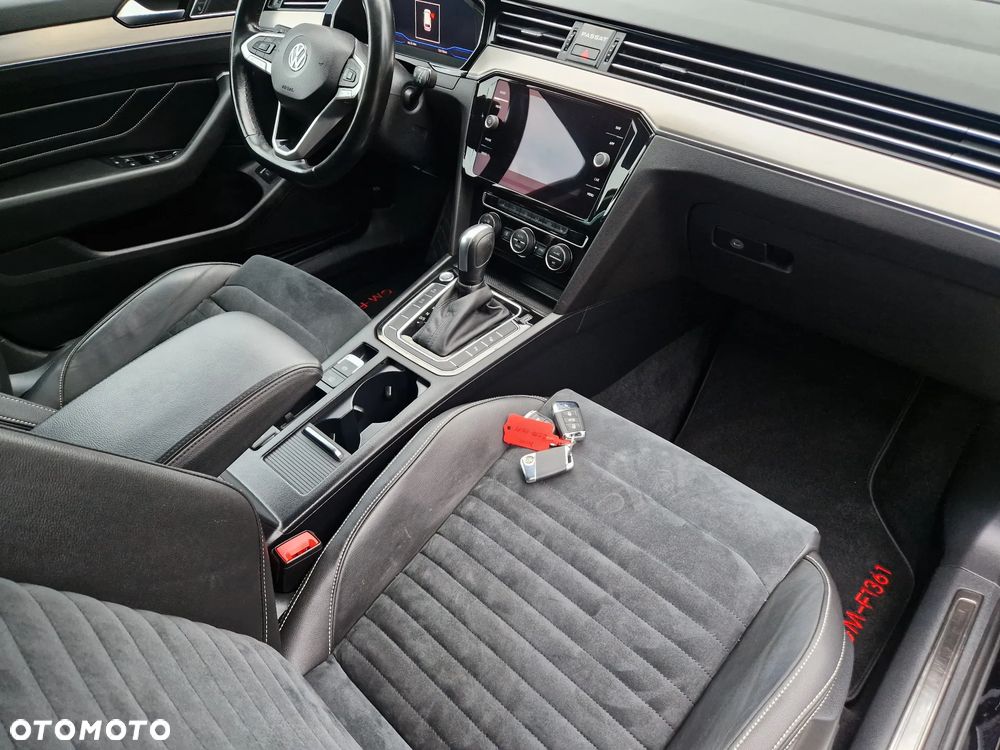 Volkswagen Passat Variant 2.0 TDI SCR DSG BlueMotion Highline - 23