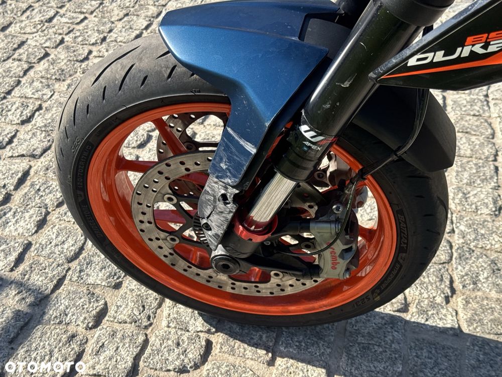 KTM DUKE 890 - 18