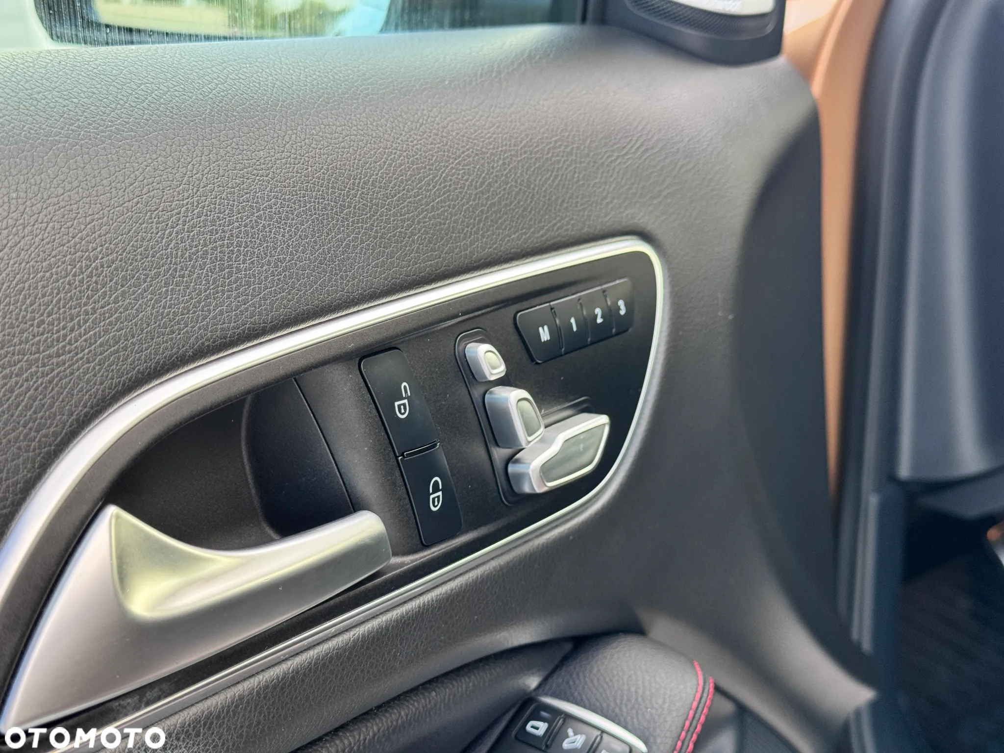 Mercedes-Benz GLA 220 4-Matic AMG Line - 28