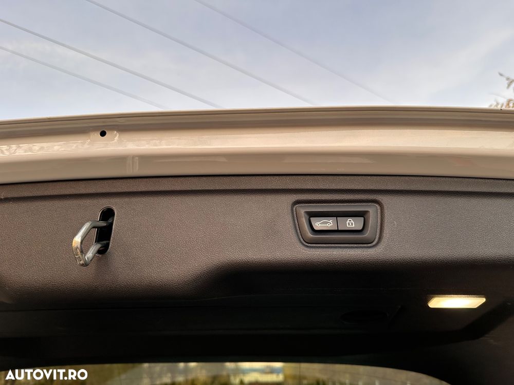 BMW Seria 3 330e Aut. Luxury Line - 15