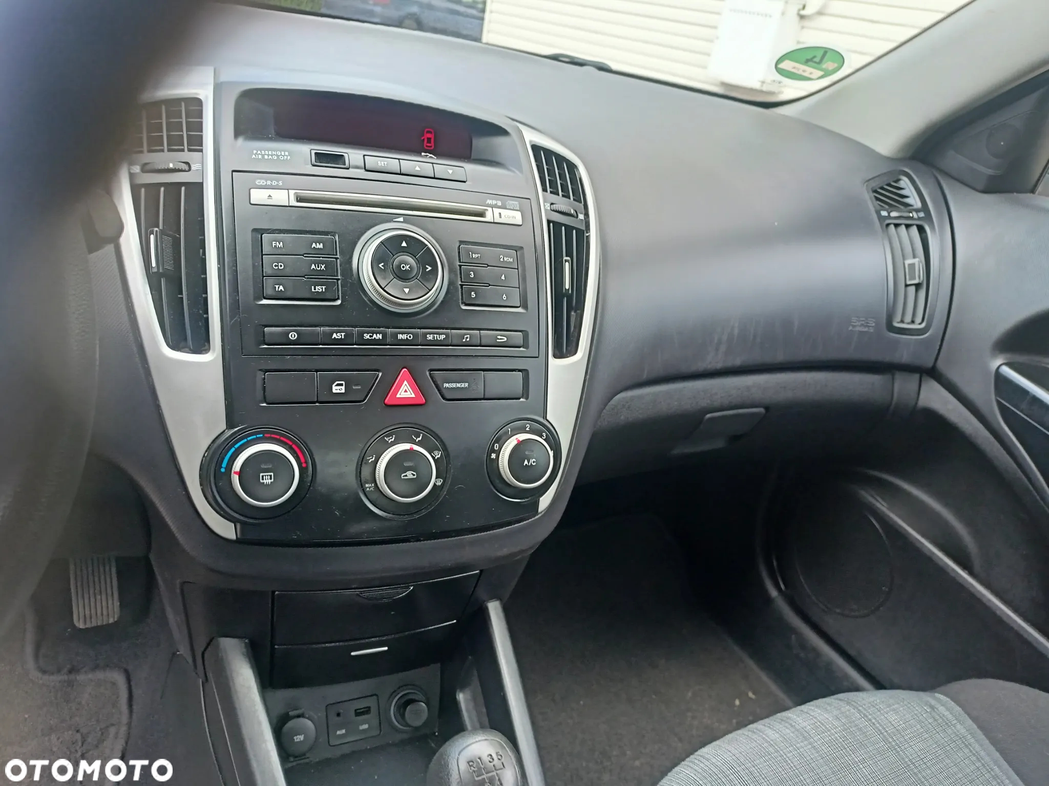 Kia Ceed 1.4 CVVT Attract - 16