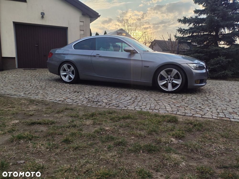 BMW Seria 3 330i - 4