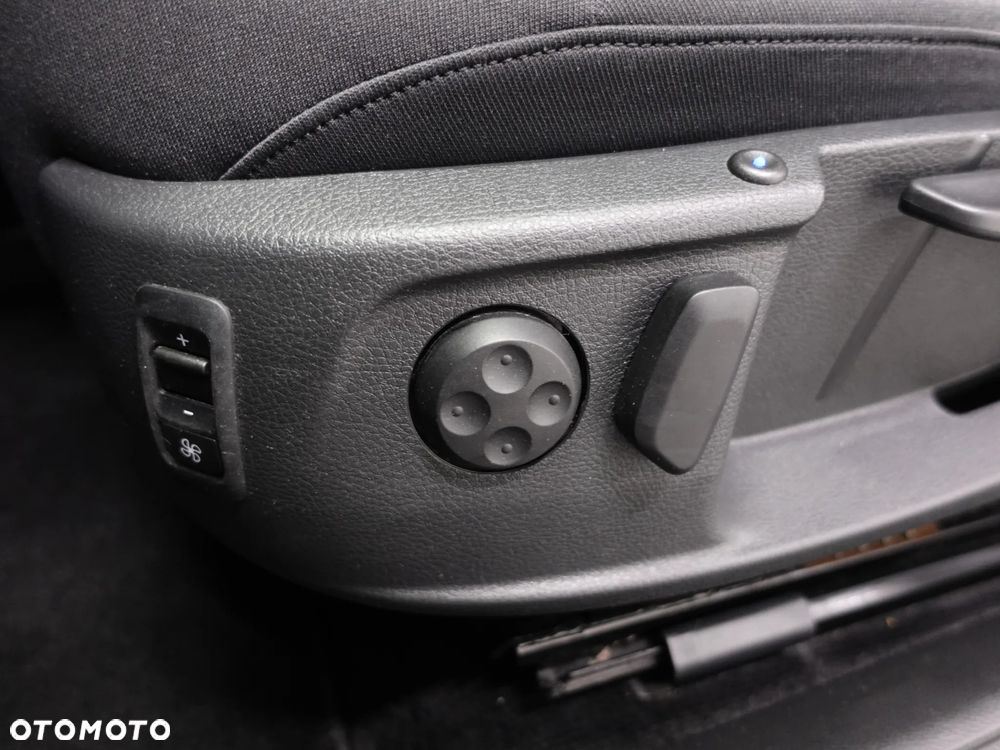 Volkswagen Passat 2.0 Blue TDI SCR Highline - 19